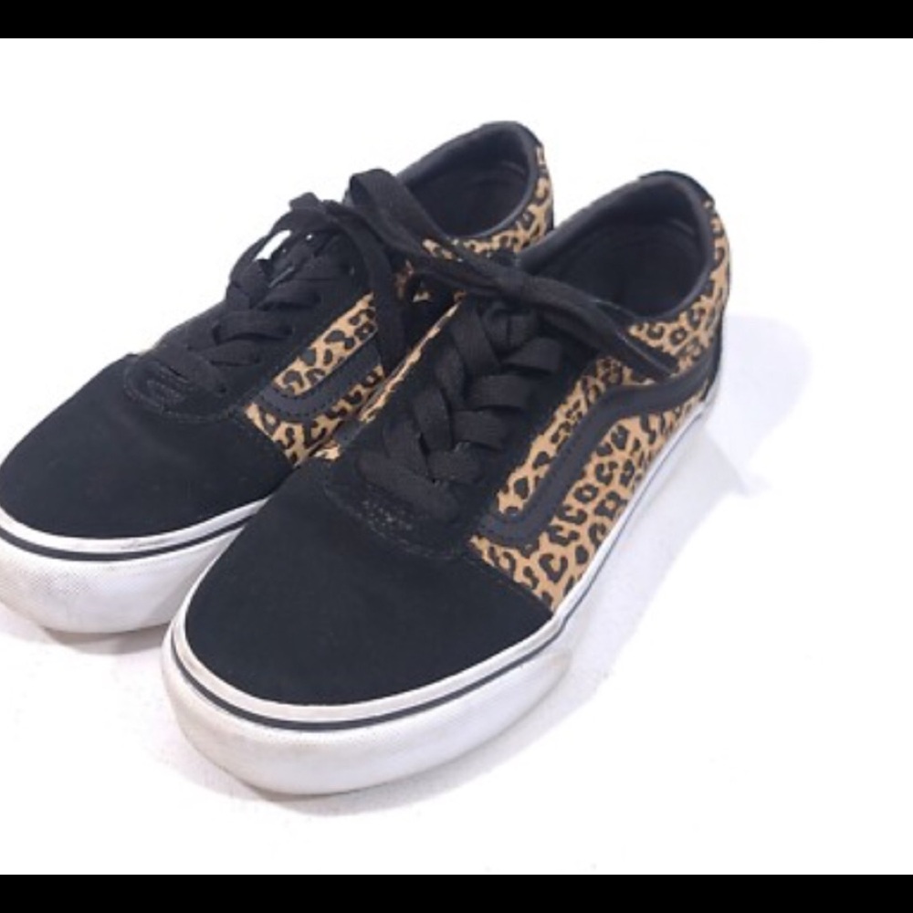 EUC Vans Off the Wall Black and Leopard Women's Sneakers Size: 8.5 Skater